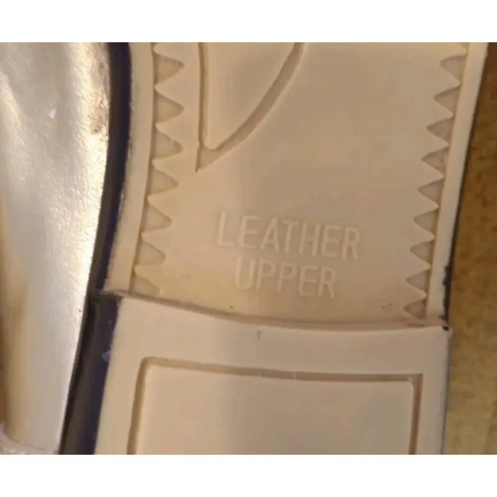 Vintage AJ Valenci Gold Leather Jeweled Flats Loafers Size 7.5 (Fits Like 7)...